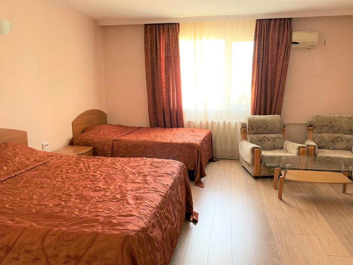Family Hotel Central Burgas Ngoại thất bức ảnh