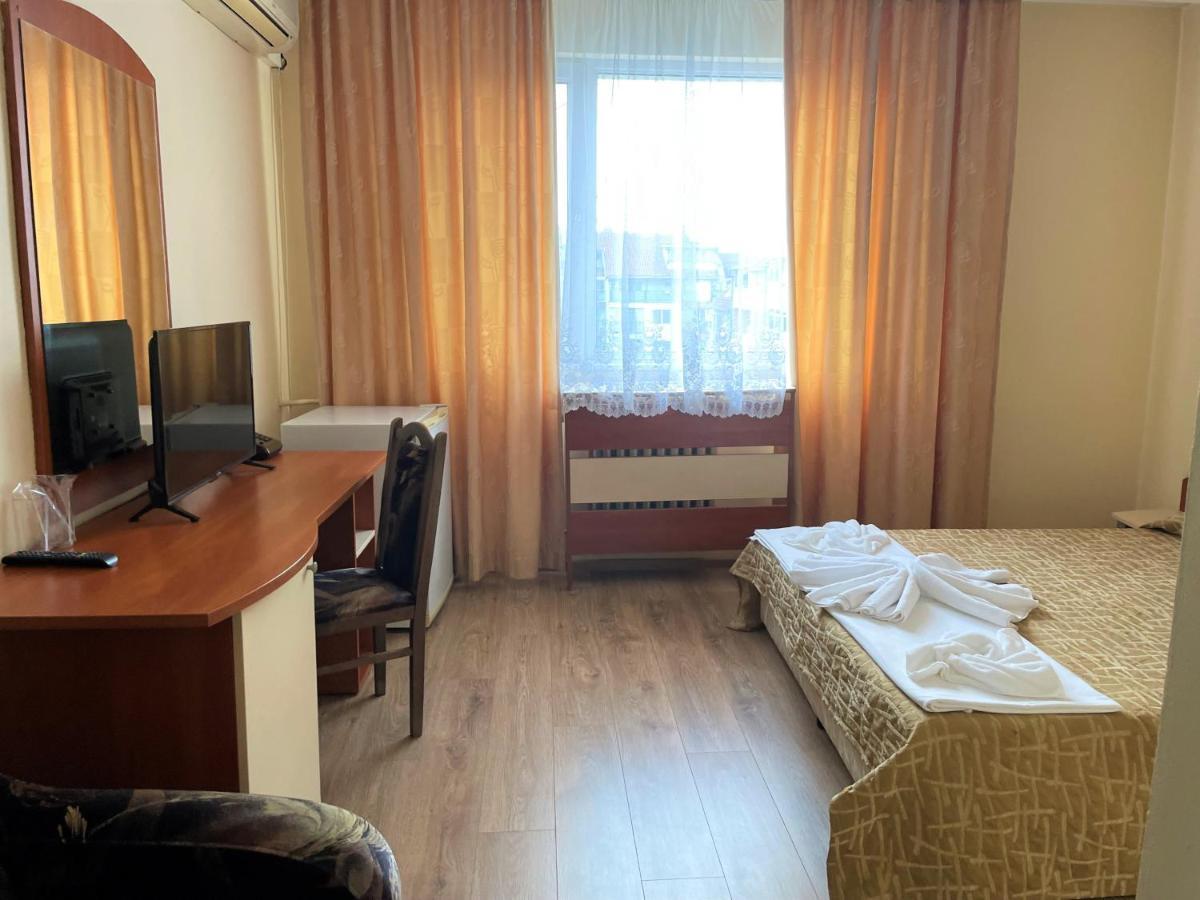 Family Hotel Central Burgas Ngoại thất bức ảnh