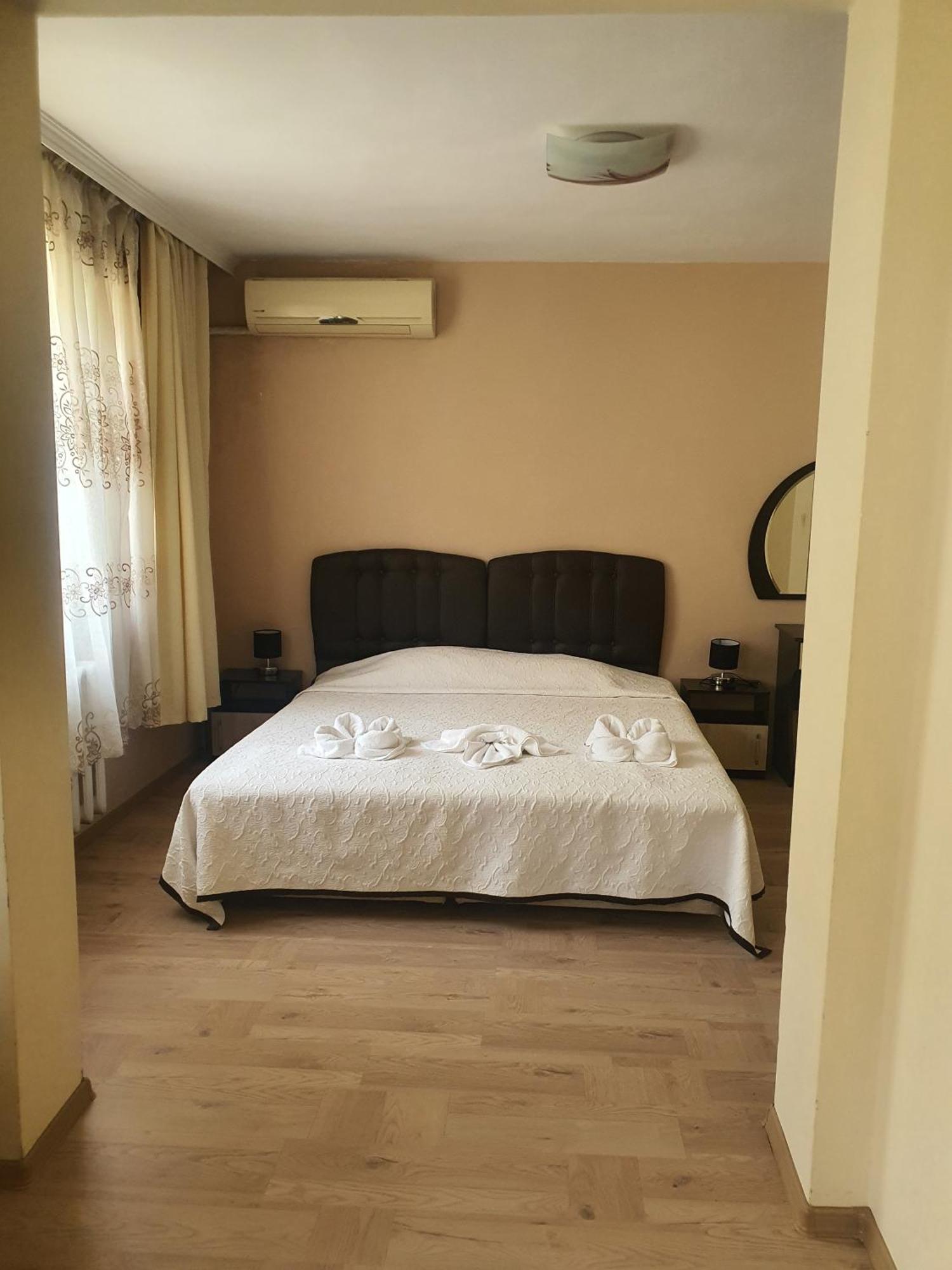 Family Hotel Central Burgas Ngoại thất bức ảnh