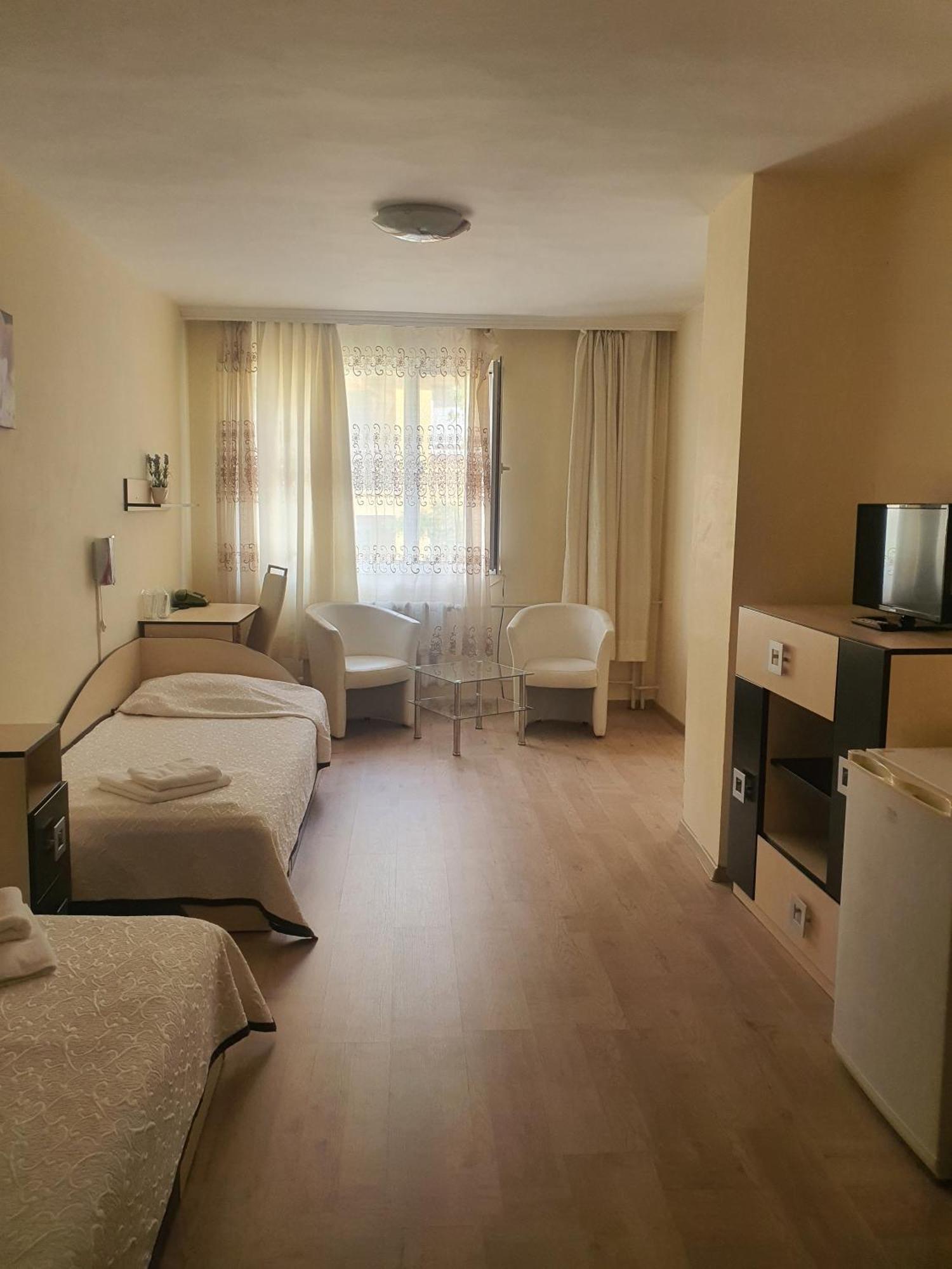 Family Hotel Central Burgas Ngoại thất bức ảnh